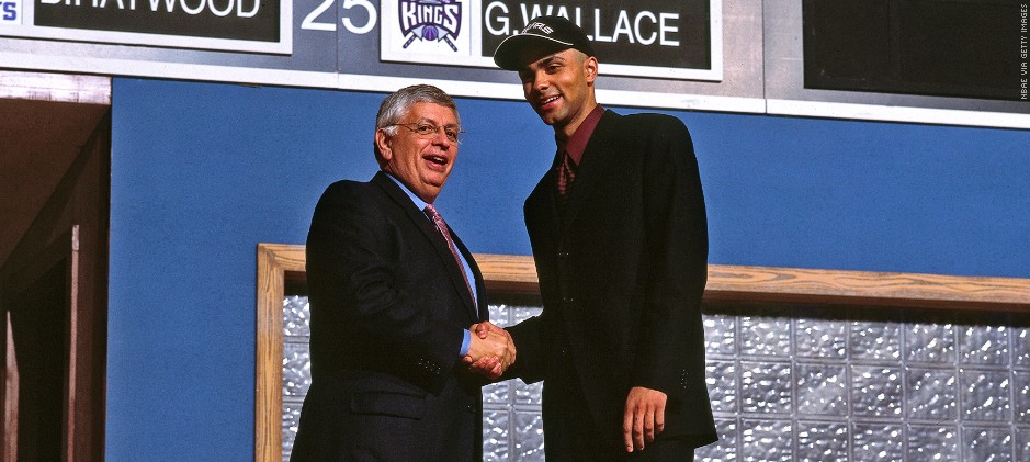 Tony Parker lors de sa sélection par les Spurs à la Draft 2001 (28ème position) Joe Boozell - NBA.com